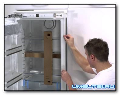 Как перевесить двери холодильника